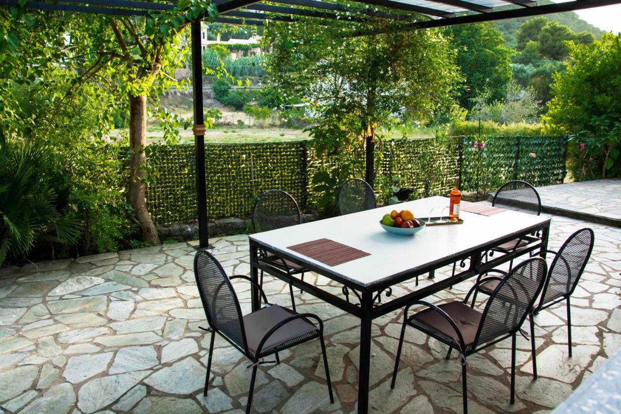 Villa Eros Vatos Luaran gambar